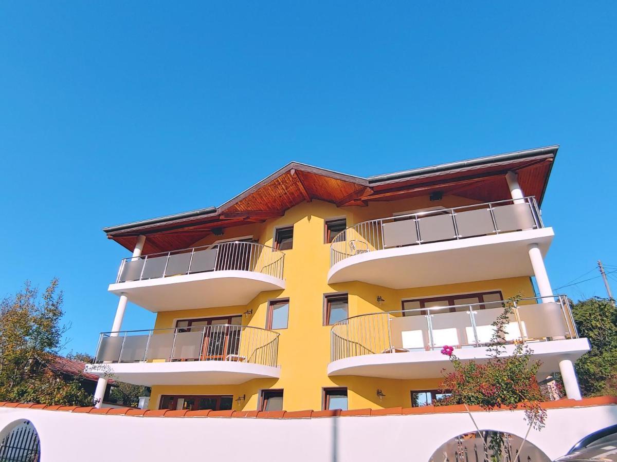Villa Metatron U Doma Balčik Exteriér fotografie